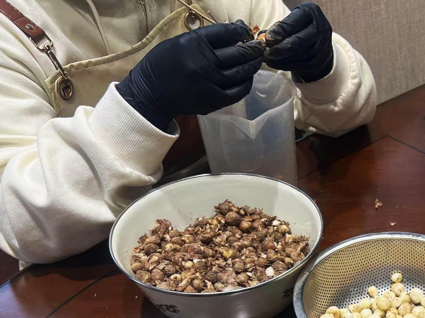 古法加工 · 刮洗